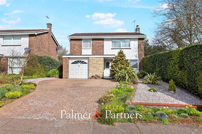 3 Bedroom Detached House For Sale In Marlowe Way, Lexden, Colchester, Essex, CO3