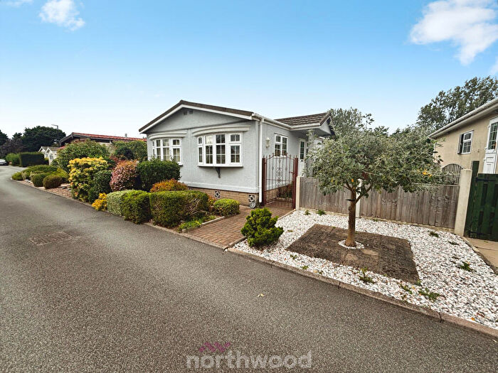 2 Bedroom Park Home For Sale In Redhouse Park Bawtry Road, Hatfield Woodhouse, Doncaster, DN7
