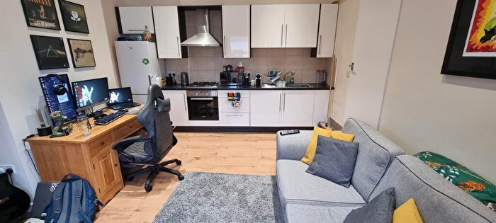 1 Bedroom Flat To Rent In High Street, Farnborough, GU14