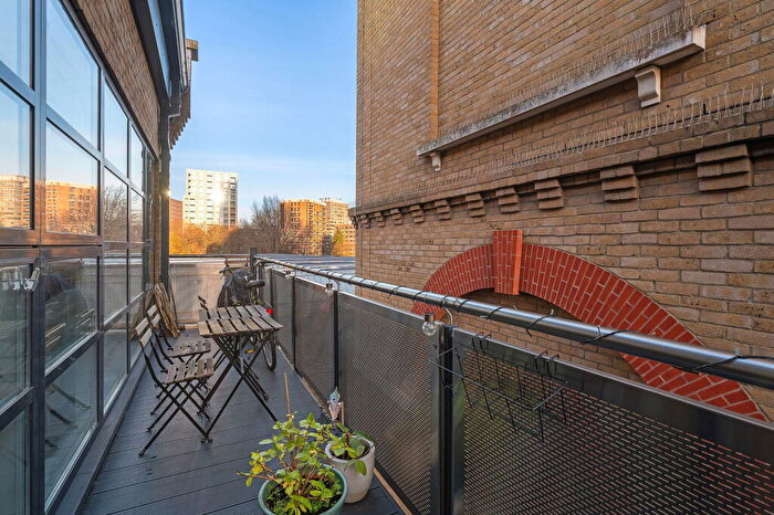 2 Bedroom Duplex To Rent In Candlemakers Apartments, York Road, SW11