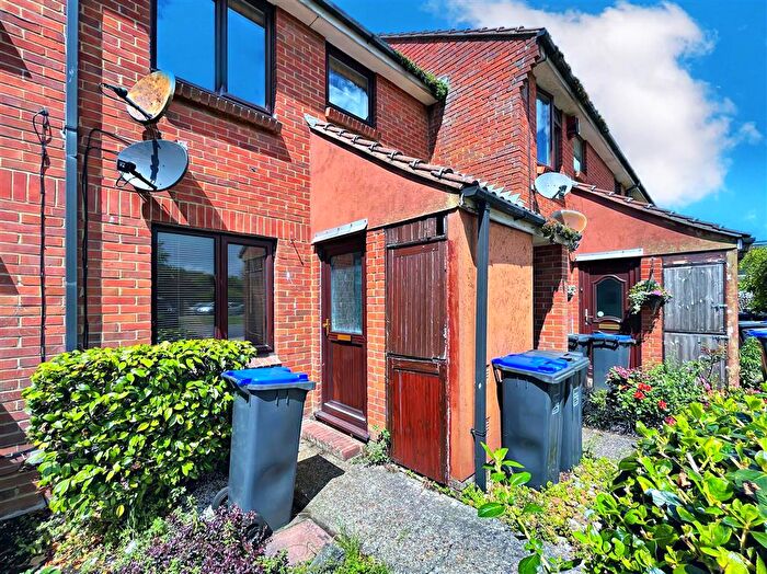 1 Bedroom Flat To Rent In Grinstead Lane, Lancing, BN15