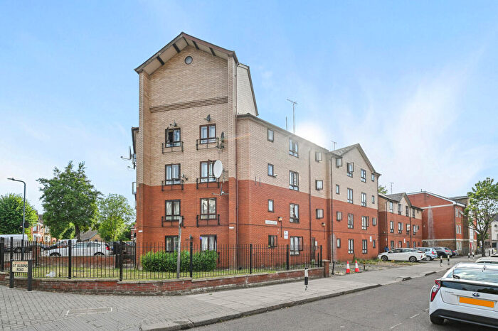 1 Bedroom Flat For Sale In St. Albans Road, London, NW10