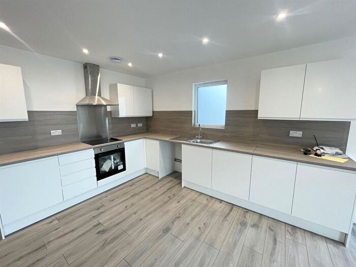 4 Bedroom Flat To Rent In South Coast Road, Peacehaven, BN10