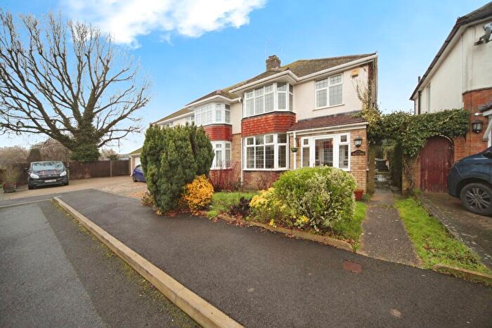 3 Bedroom Semi Detached House For Sale In Swifts Green Road, Luton, LU2