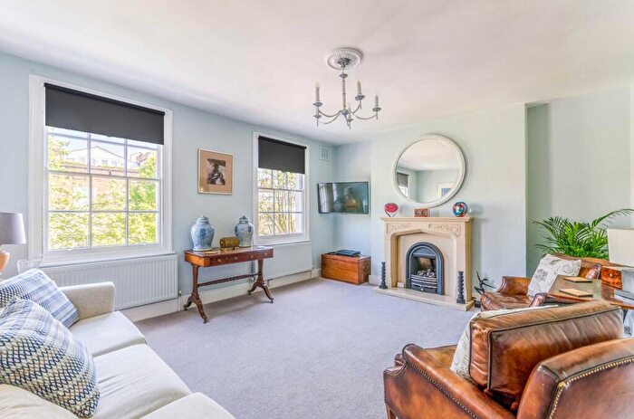 2 Bedroom Maisonette To Rent In Gerrard Road, Angel, London, N1