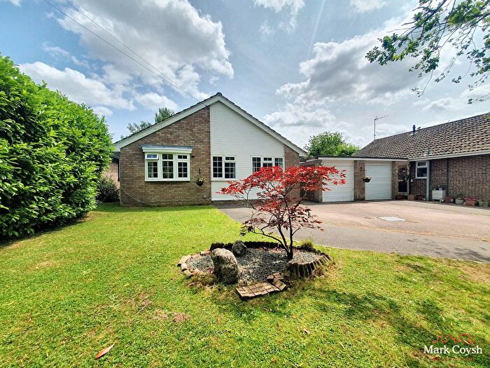 4 Bedroom Bungalow For Sale In Woodlands Way, Southwater, Horsham, RH13