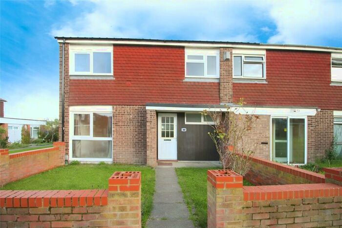 3 Bedroom End Of Terrace House To Rent In Atholl Walk, Bedford, Bedfordshire, MK41