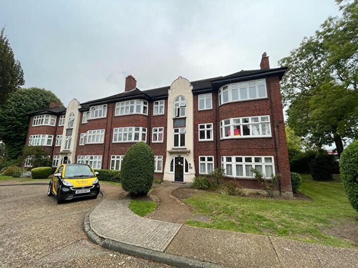3 Bedroom Apartment To Rent In Main Road, Romford, London, RM1