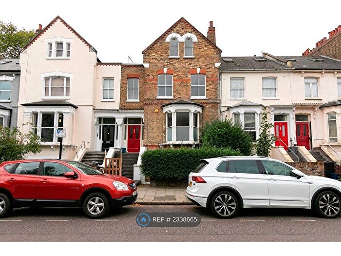 2 Bedroom Flat To Rent In Sandringham Road, London, E8