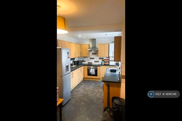 3 Bedroom Terraced House To Rent In Tenth Avenue, Bristol, BS7