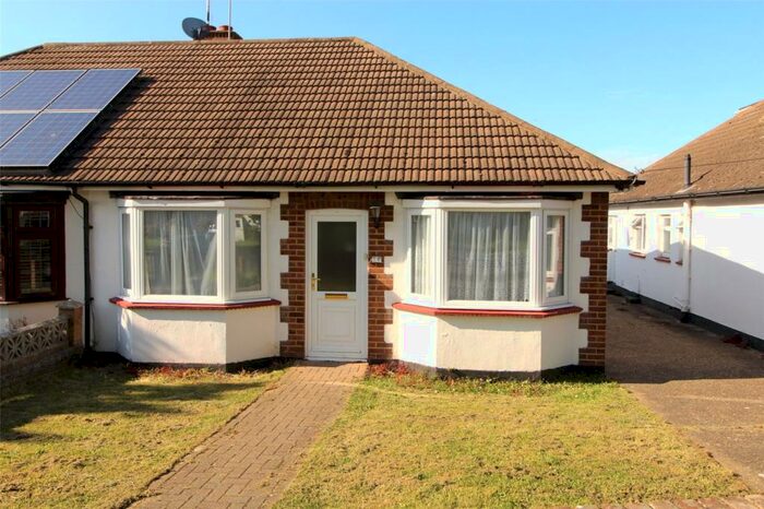 3 Bedroom Bungalow To Rent In Picketts Avenue, Leigh-on-Sea, Essex, SS9