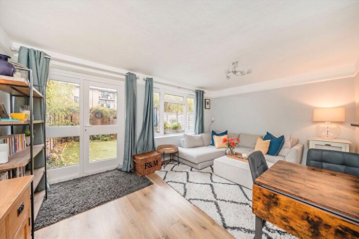 3 Bedroom Flat For Sale In Solon New Road Estate, Clapham, SW4