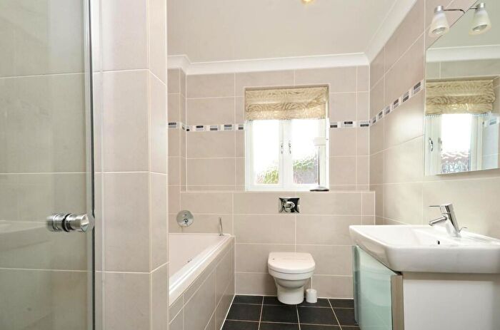 3 Bedroom End Of Terrace House To Rent In Surrey, Chobham, GU24