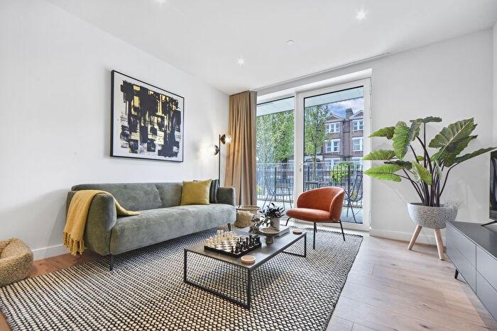 3 Bedroom Flat To Rent In Uncle, Deptford, SE8