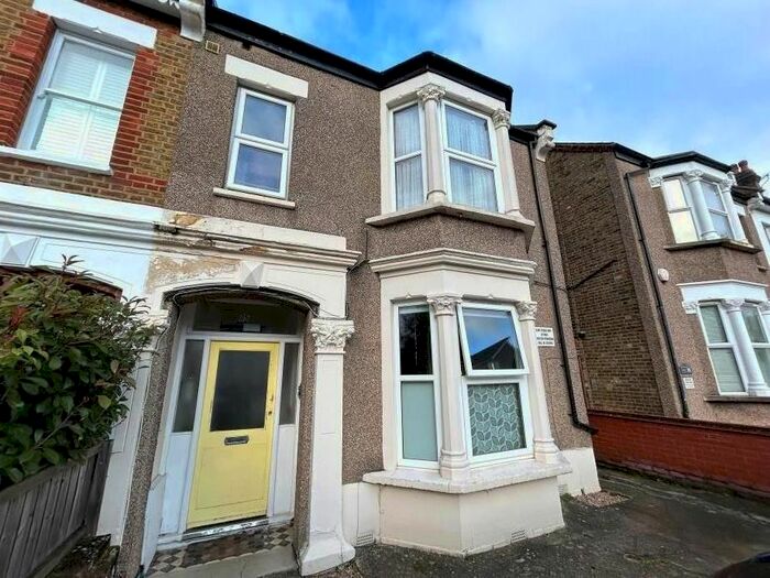 Studio To Rent In Cedar Road, Sutton, SM2