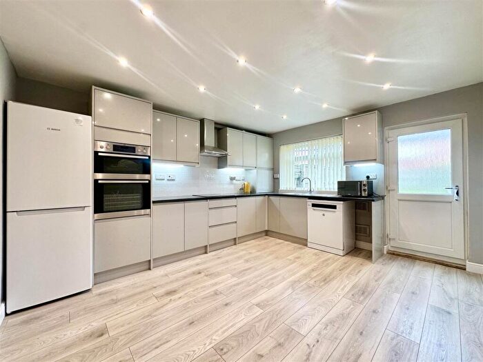 3 Bedroom House To Rent In Hovenden Gardens, Nottingham, NG7