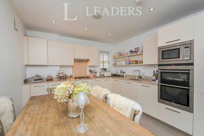 3 Bedroom Detached House To Rent In Newton Park Place, Chislehurst, BR7