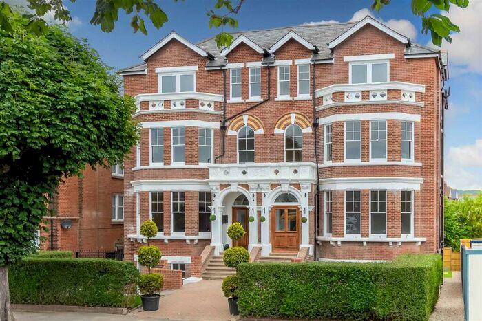 2 Bedroom Apartment To Rent In Shorncliffe Road, Folkestone, CT20