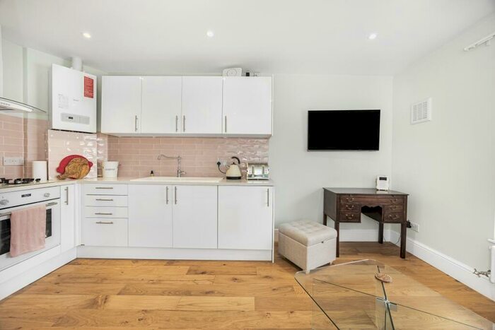 1 Bedroom Flat To Rent In St Pauls Court Yard, Deptford, SE8