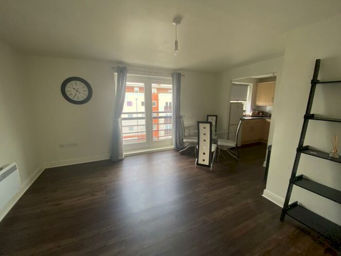 2 Bedroom Flat To Rent In Pownall Road, Ipswich, Suffolk, IP3