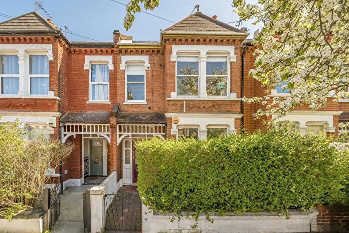 2 Bedroom Flat To Rent In Klea Avenue, London, SW4