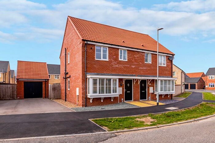 3 Bedroom Semi-Detached House For Sale In Hartfil Street, Donington, PE11
