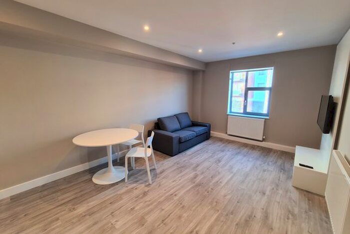 1 Bedroom Flat To Rent In Exchange Road, Watford, WD18