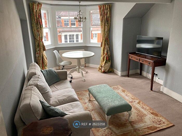 2 Bedroom Flat To Rent In Lynette Avenue, Clapham South, SW4