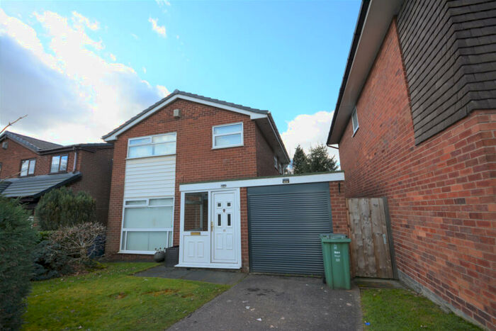 3 Bedroom Detached House To Rent In Hey Croft, Whitefield, Manchester, M45