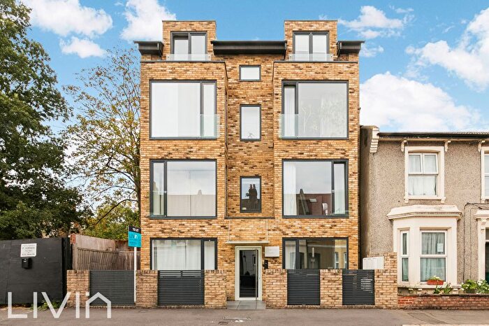 1 Bedroom Flat To Rent In Rabenview House, A St James Park, Croydon, CR0