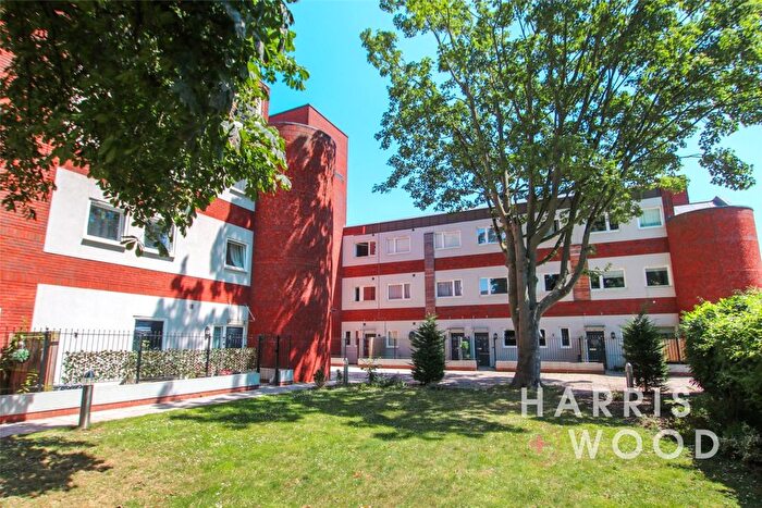 2 Bedroom Flat For Sale In Collingwood Road, Witham, Essex, CM8