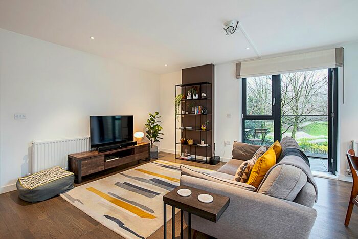 1 Bedroom Flat To Rent In Gibbs Lane, London, E2