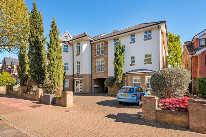 3 Bedroom Flat For Sale In Overbury Avenue, Beckenham, BR3