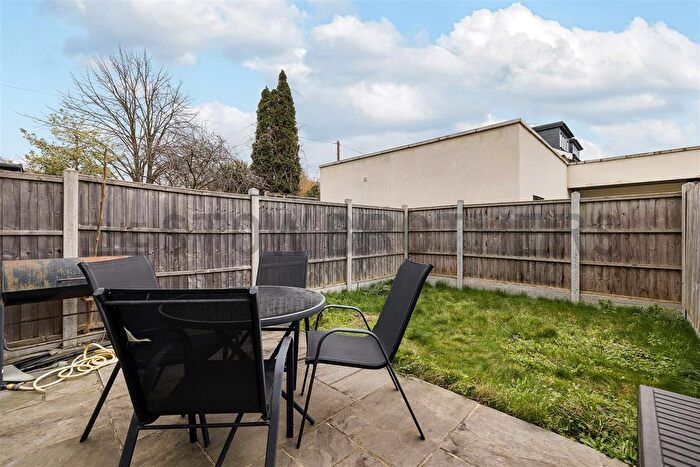 1 Bedroom Flat To Rent In Grosvenor Park Road, London, E17
