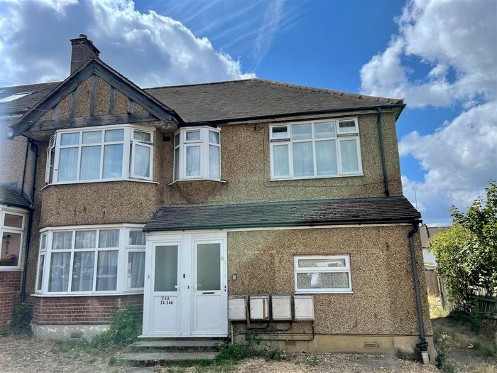 2 Bedroom Flat To Rent In The Rise, London, NW10