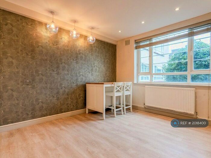 2 Bedroom Flat To Rent In Beaumont Court, London, E5