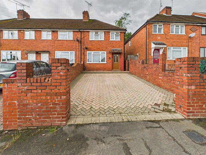 3 Bedroom End Of Terrace House For Sale In Thirlmere Avenue, Tilehurst, RG30