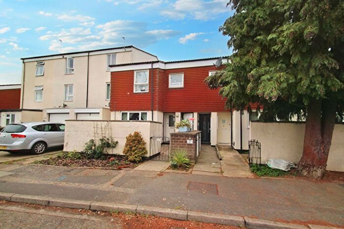 1 Bedroom Flat For Sale In St. Helen Close, Uxbridge, UB8