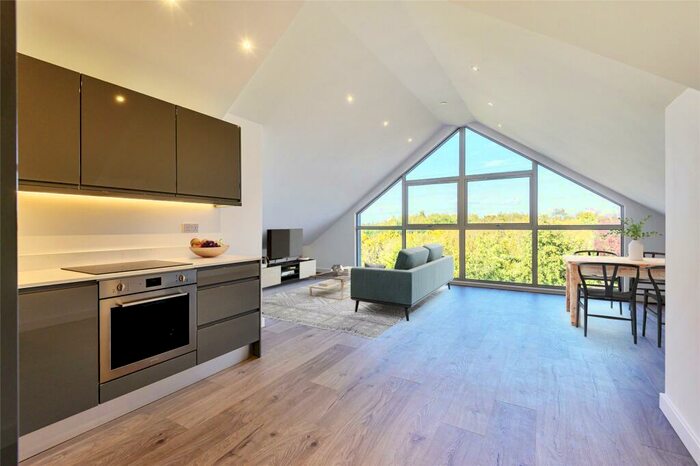 1 Bedroom Flat For Sale In Guildford, Surrey, GU1