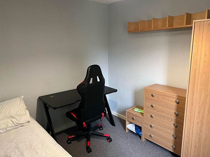 1 Bedroom House To Rent In Canterbury Way, Stevenage, Hertfordshire, SG1