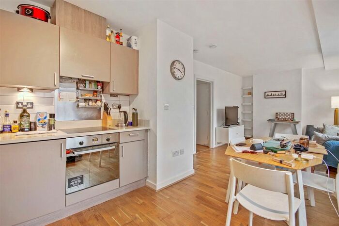 2 Bedroom Flat To Rent In Old Nichol Street, London, E2