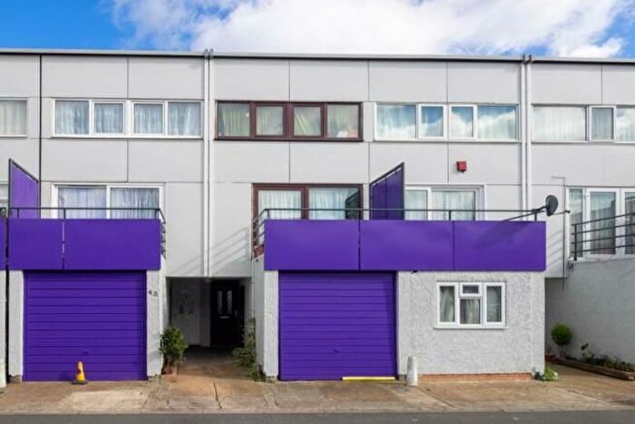 Studio To Rent In Brecon Close, Mitcham, CR4