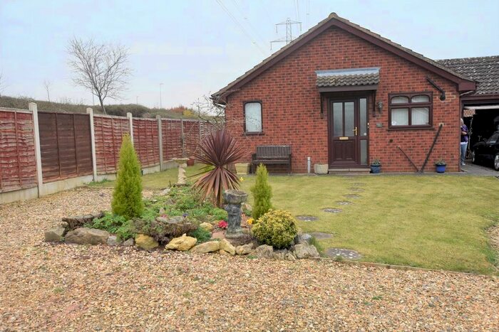 2 Bedroom Bungalow To Rent In Regiment Close, Norton Road, Broomhall, Worcester, WR5