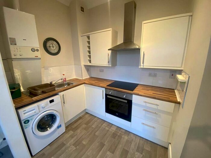 1 Bedroom Flat To Rent In Sketty Road, Uplands, Swansea, SA2