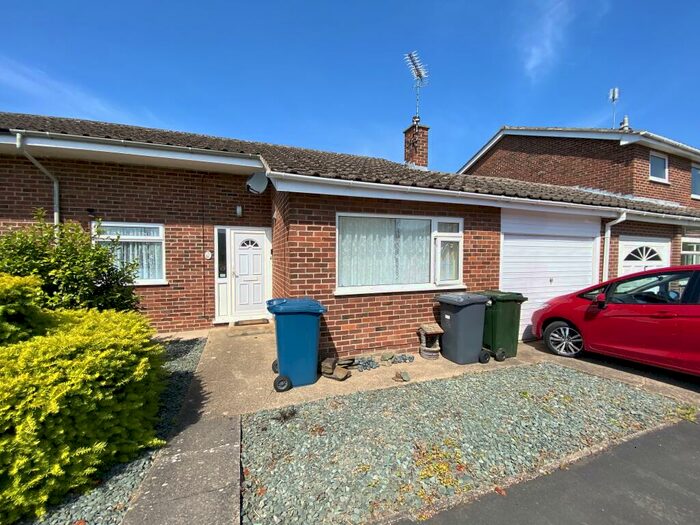 2 Bedroom Bungalow To Rent In Ash Close, Bingham, Nottingham, NG13