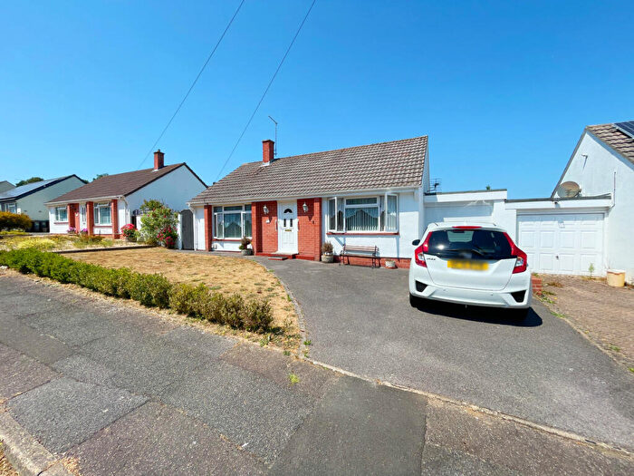 2 Bedroom Detached Bungalow For Sale In Fernheath Close, Bournemouth, BH11