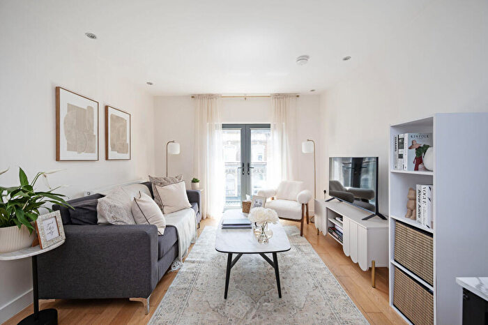 1 Bedroom Flat To Rent In Graham Road, Hackney, London, E8