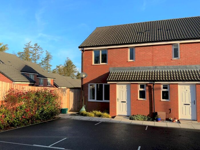 3 Bedroom End Of Terrace House To Rent In Daddon Close, Bideford, EX39