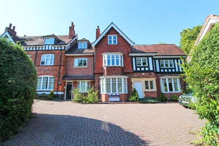 2 Bedroom Flat For Sale In Belwell Lane, Four Oaks, Sutton Coldfield, B74