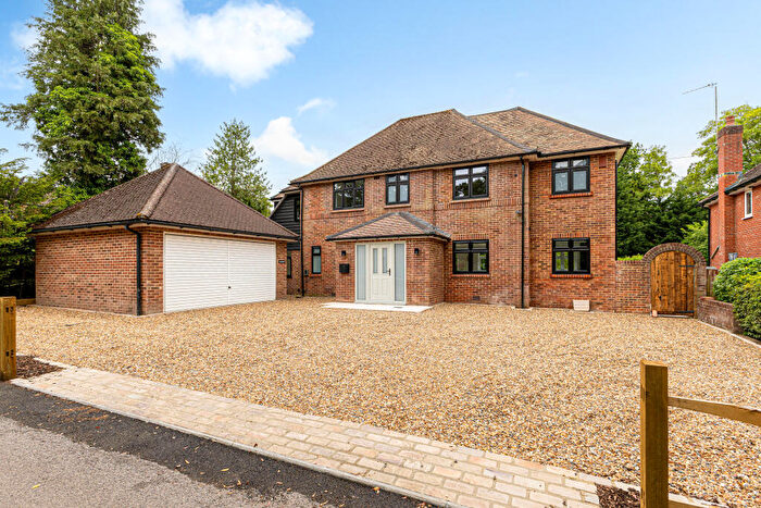 4 Bedroom House For Sale In Springfield Lane, Fleet, GU51